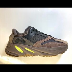 Yeezy 700 “Muave”
